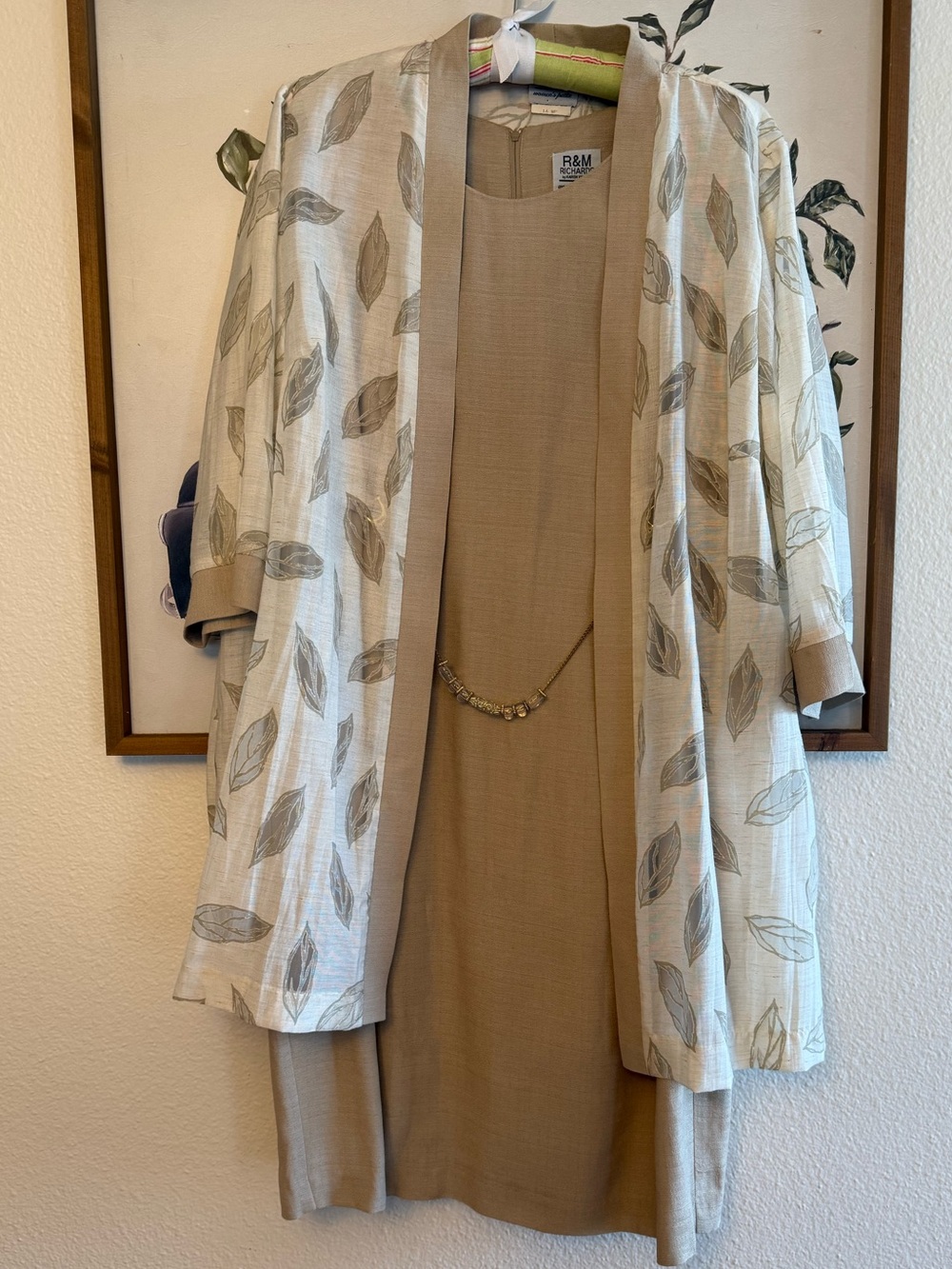 90s VTG R&M Richard’s Two-Piece Beige Dress and Leaf-Print Duster - L